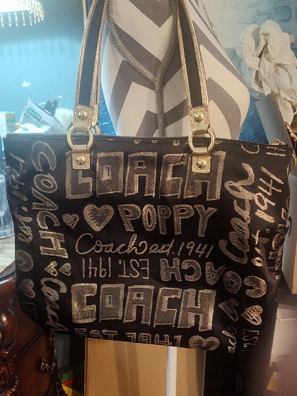 Coach Poppy 2010 Vintage Story Patch Glam Tote Retail $228 (Discountiued) - Picture 2 of 14